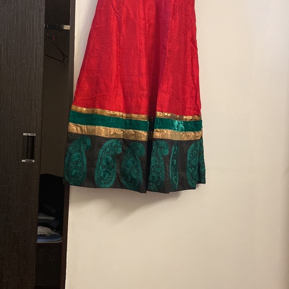 Beautiful long suit - Picture 3 of 5